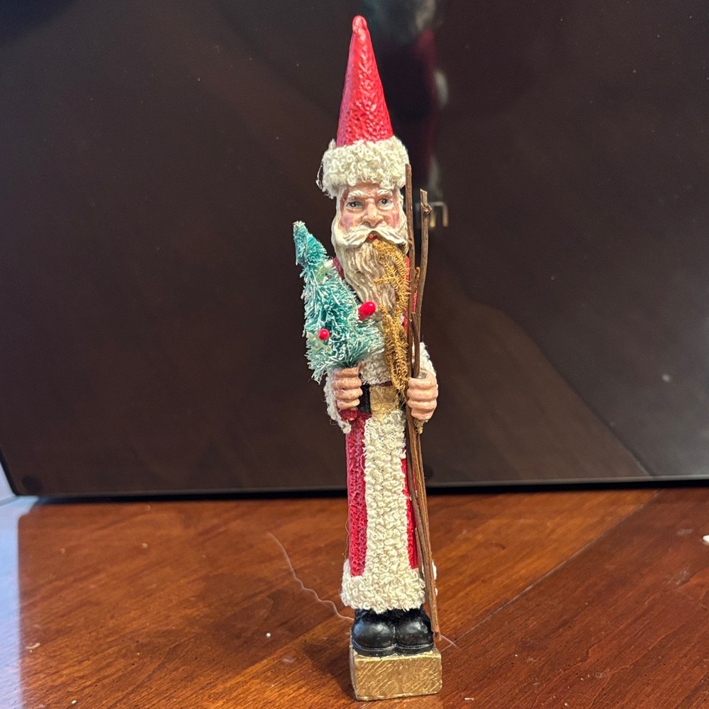 Festive Santa Claus Wood Figurine with Tree